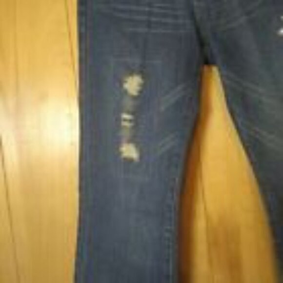 HINT JEANS JUNIORS SIZE 9 BLUE EMBROIDERED DISTRESSED FLARED LEG JEANS - Picture 5 of 8